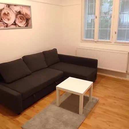 Fsqh Under Apartamento Szeged